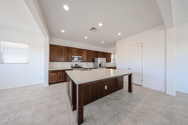 Foto del edificio - 25076 N 77th Dr