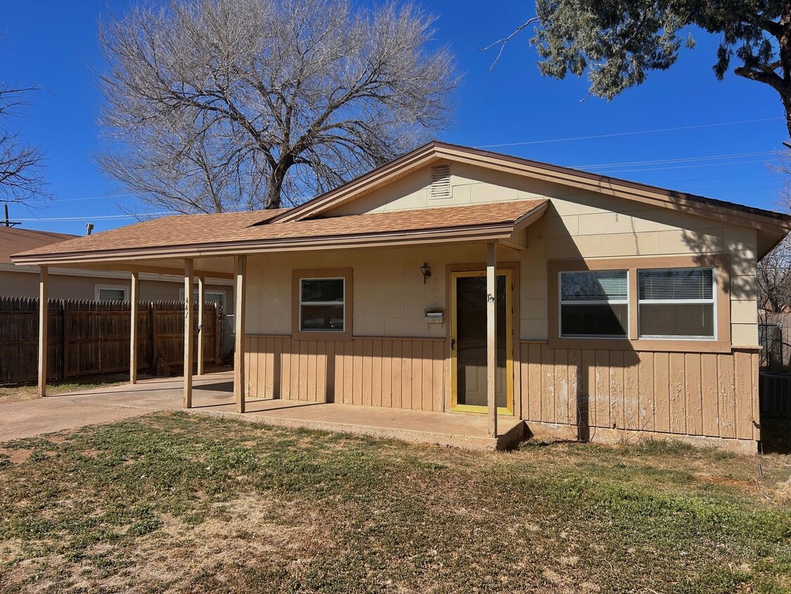 Foto principal - Remodeled 3/1 in Central Lubbock