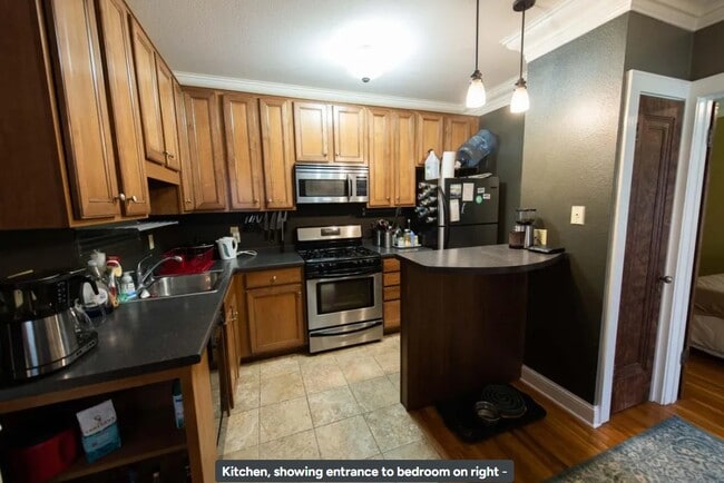 Kitchen - 4221 Nicollet Ave