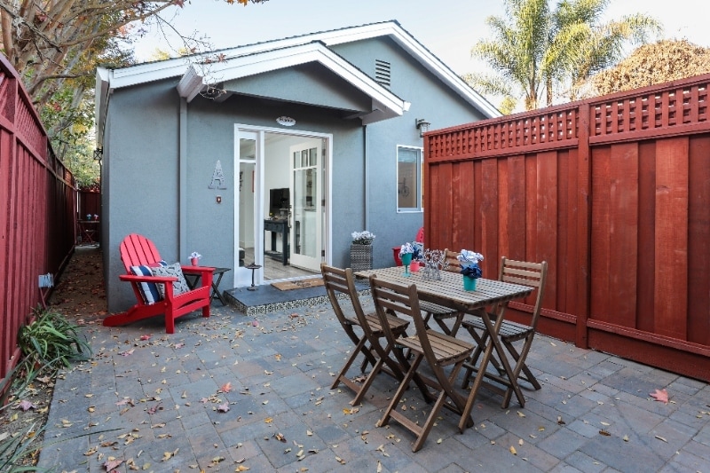 Primary Photo - 765 E Meadow Dr