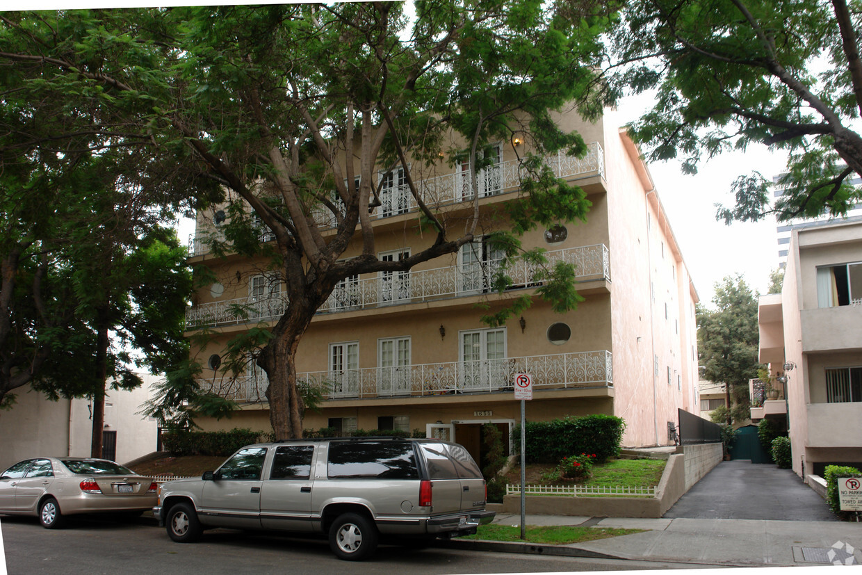 Foto del edificio - 1655 Camden Avenue