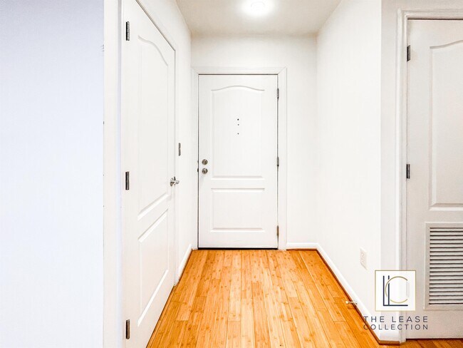 Foto del edificio - 1126 10th St NW