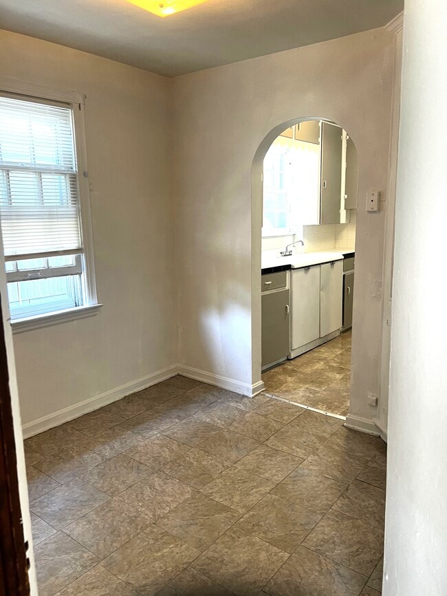 Building Photo - 923 Walnut St