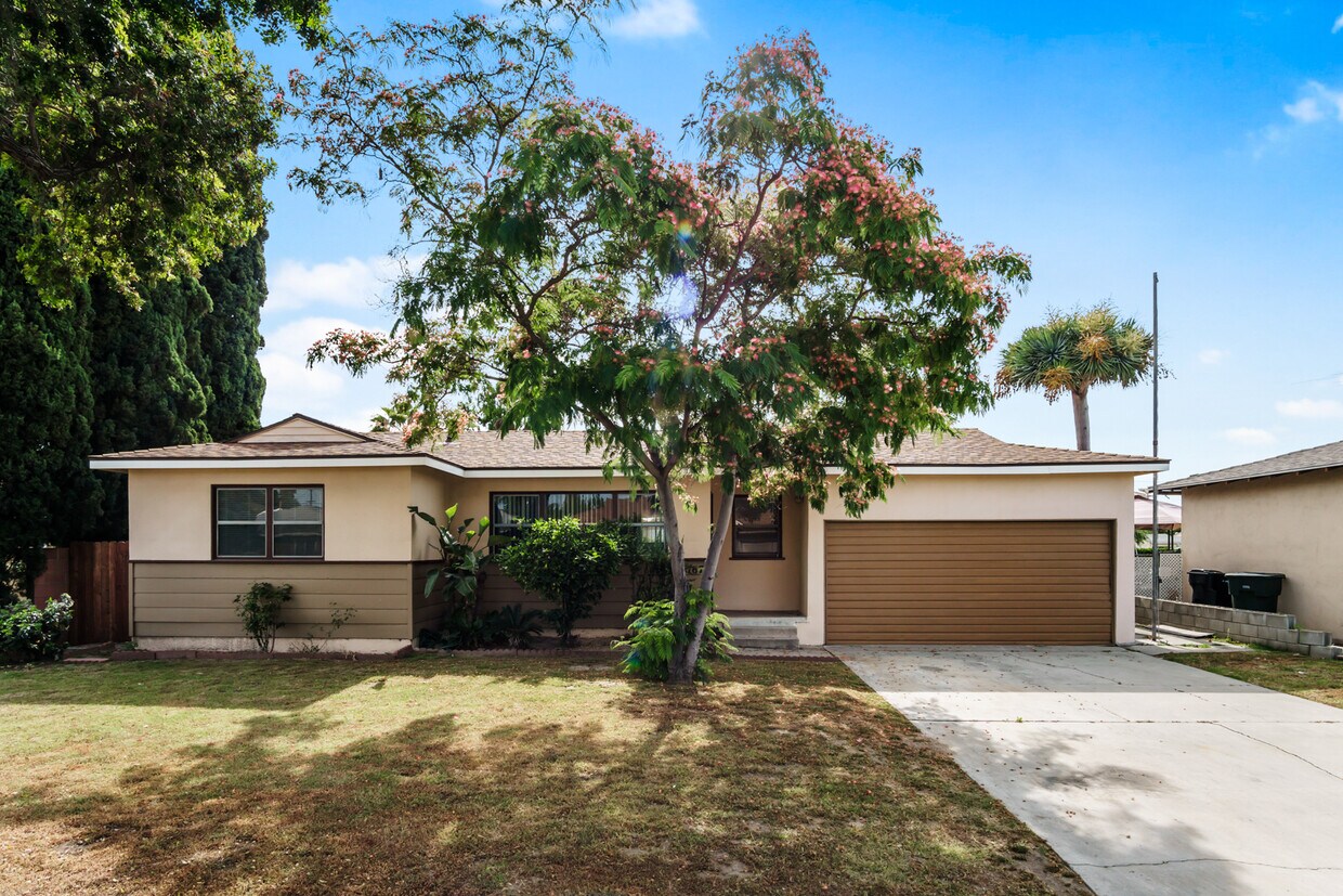 Foto principal - 1767 S Camrose St