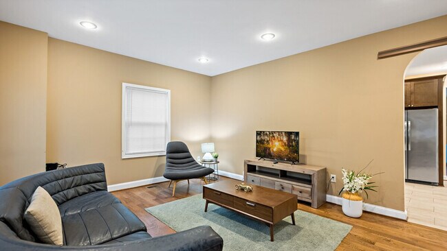 Foto del edificio - 800 S Washington St