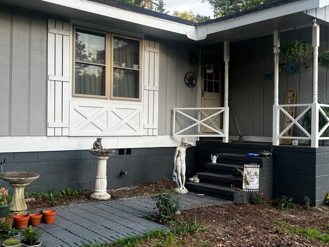 Foto del edificio - 129 Jean Dr