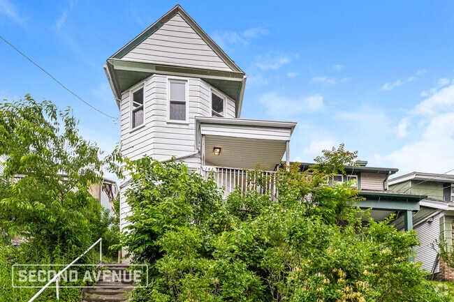 Building Photo - 141 Labelle St