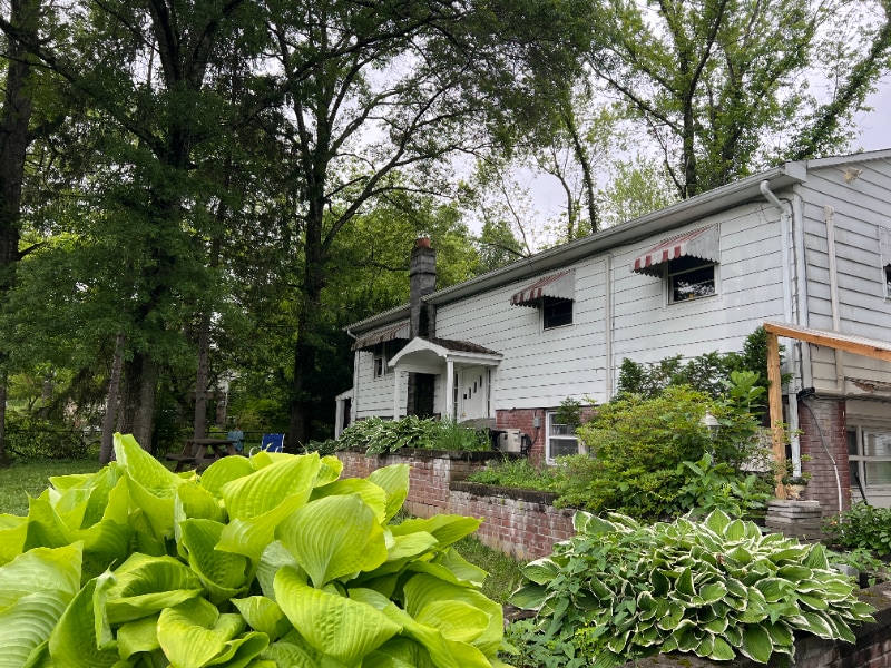 Primary Photo - 1 Valdine Dr