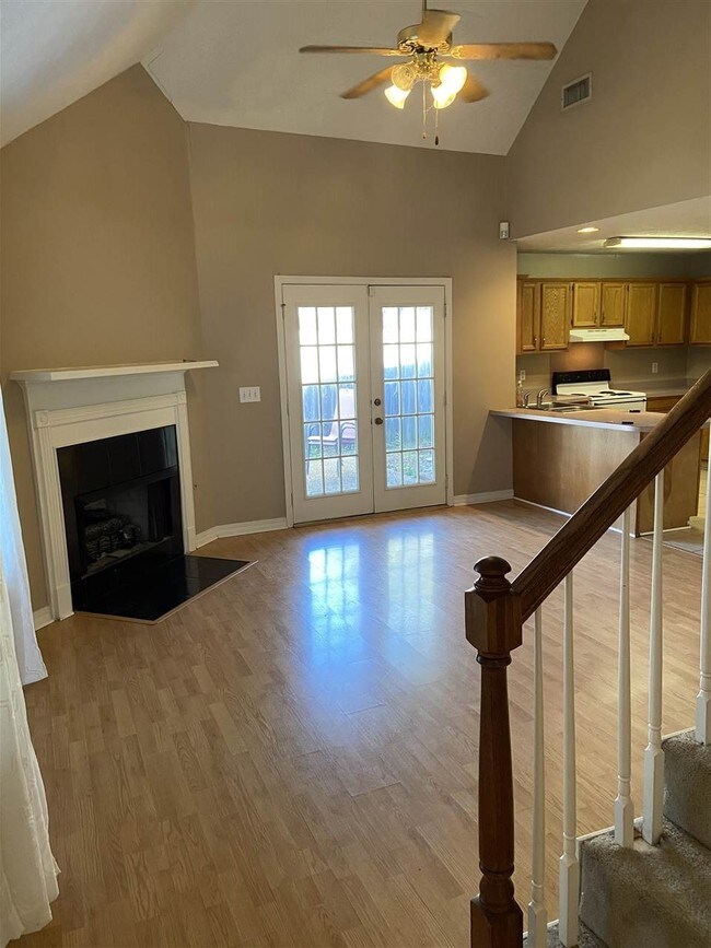 Foto del edificio - 134 Kings Ridge Dr