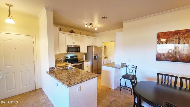 Building Photo - 16013 S Desert Foothills Pkwy