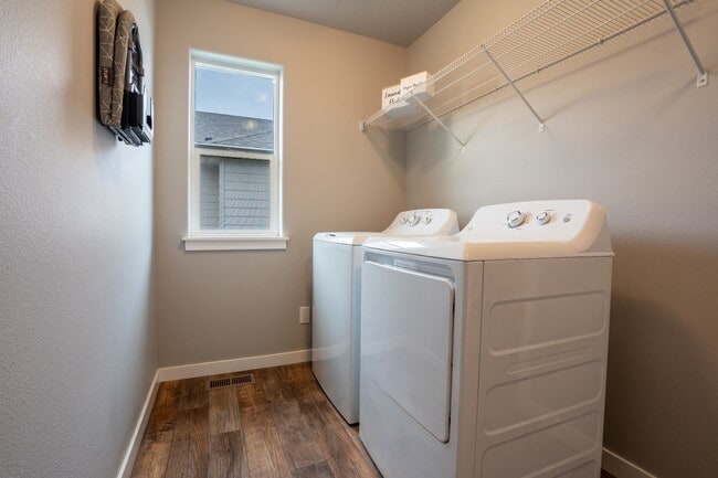 Foto del edificio - 6529 N Descartes Dr