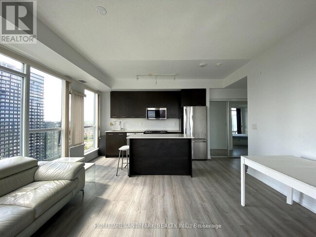 Building Photo - 360 Square One Dr