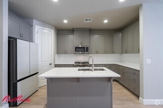 Building Photo - 2277 Mirador Aly