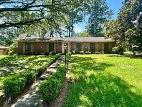 Building Photo - 1519 Roswell Dr