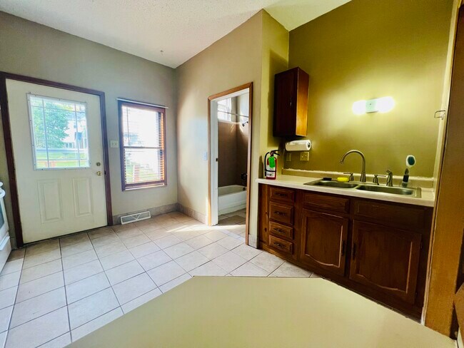 Kitchen - 2222 Walnut St