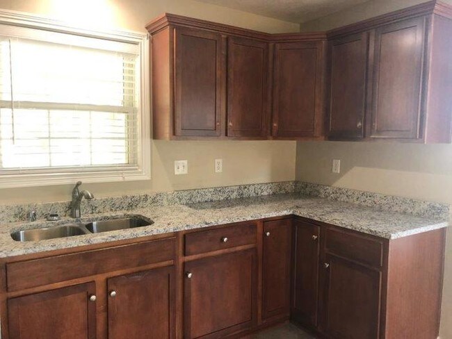 Building Photo - 2308 Lower Hunters Trace