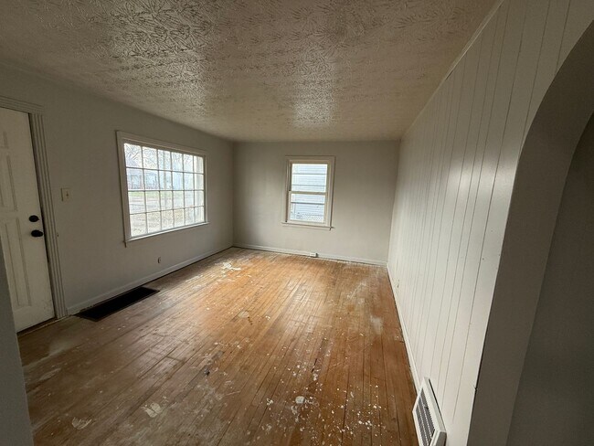 Foto del edificio - 2-Bed House Canton