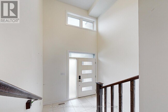 Building Photo - 98 Huguenot Rd