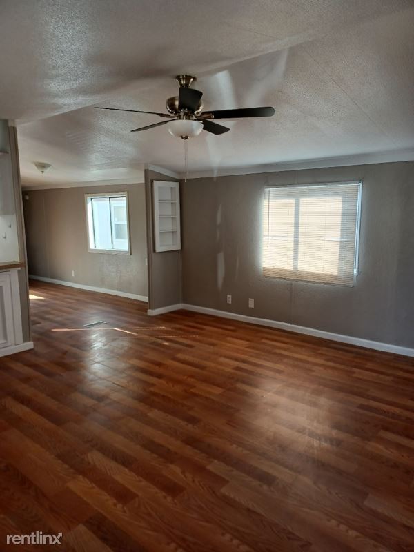 Building Photo - 3 br, 2 bath Mobile Home - 725 N Magnolia