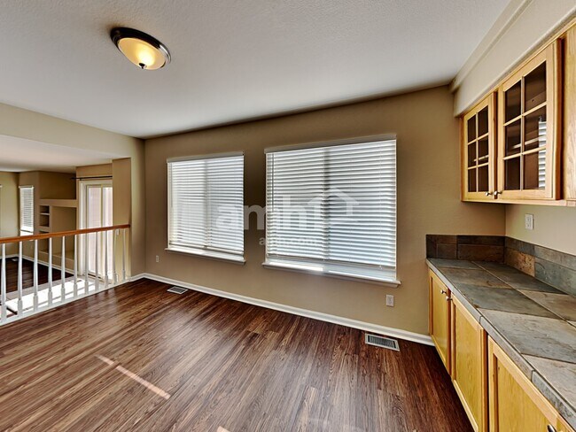 Foto del edificio - 4892 Waldenwood Dr