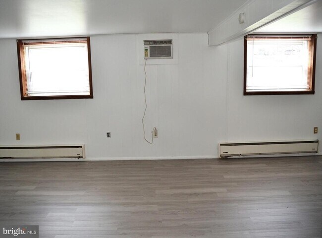 Building Photo - 510 Brandt Ave