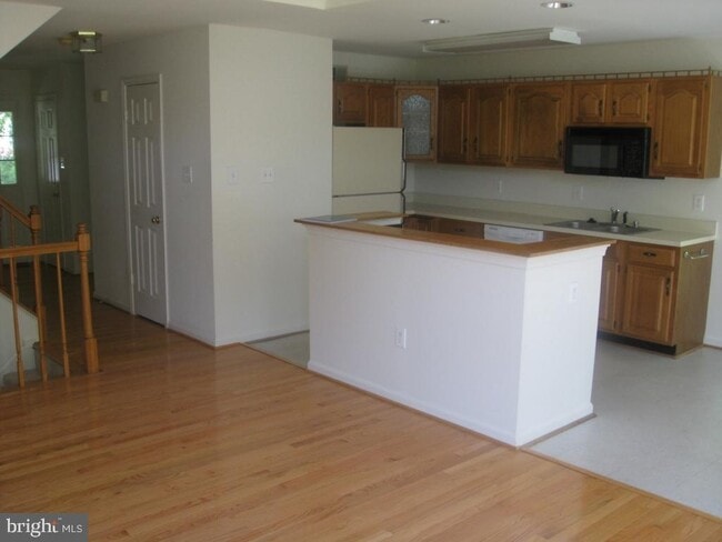 Foto del edificio - 4804 Sweetbirch Dr