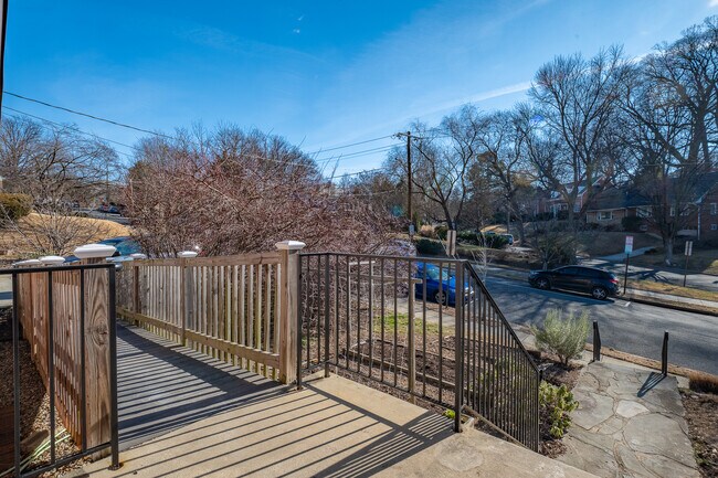 Foto del edificio - 1407 Leegate Rd NW