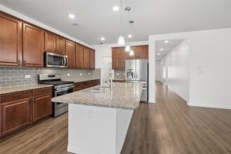 Building Photo - 2111 Levant Ln