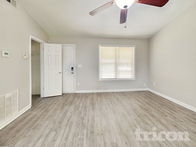 Building Photo - 93 Southern Trace Way
