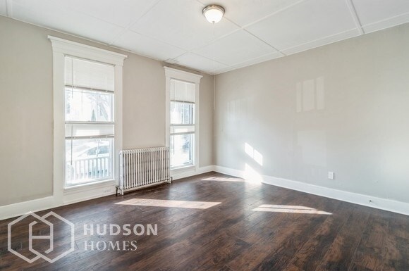 Building Photo - AVAILABLE NOW! -  52 Old Morton Street Uni...