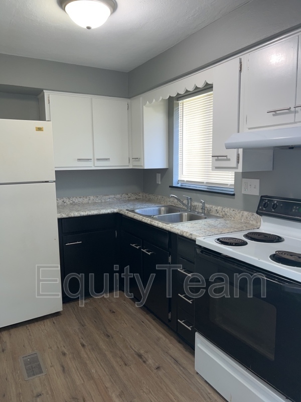 Foto del edificio - 1039 E Pearl St