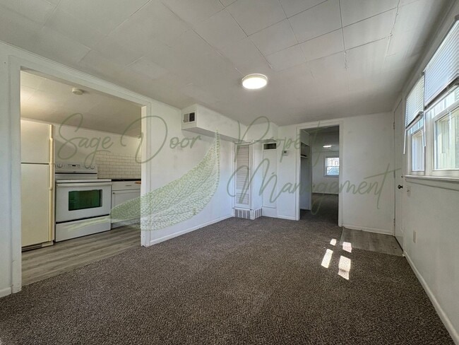 Building Photo - CHARMING STUDIO HOME!!!!