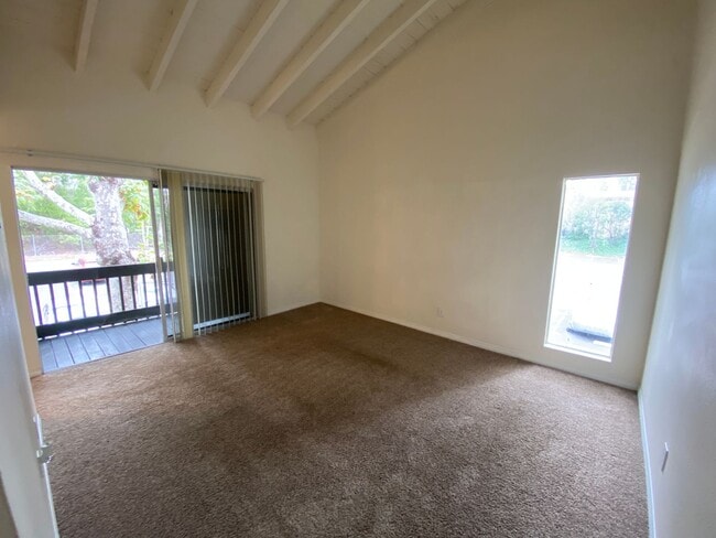 Building Photo - Rancho Bernardo Waterbridge Condos