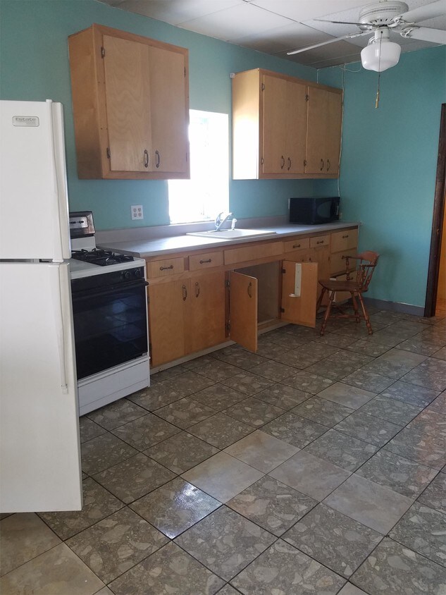 246 Main St Unit 2A, Johnson City, NY 13790 Room for Rent in Johnson