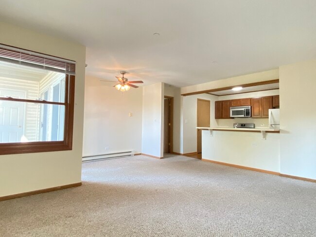 Building Photo - 1352 Cunat Ct