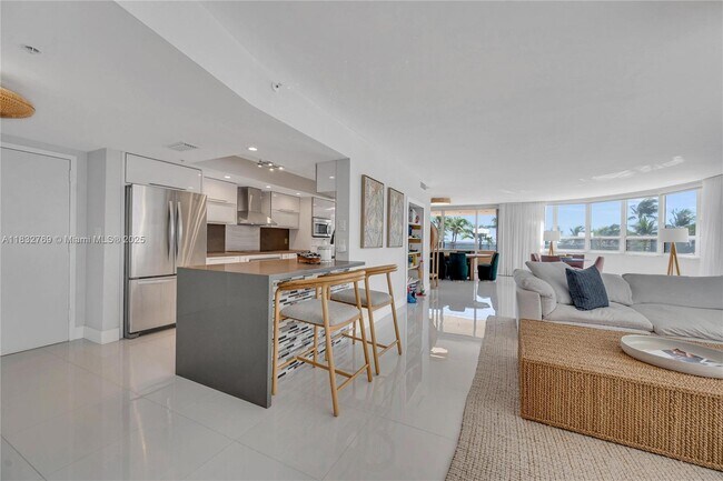 Foto del edificio - 10175 Collins Ave