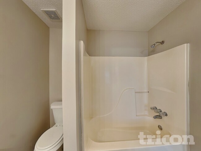 Building Photo - 108 Woodlands Village Dr