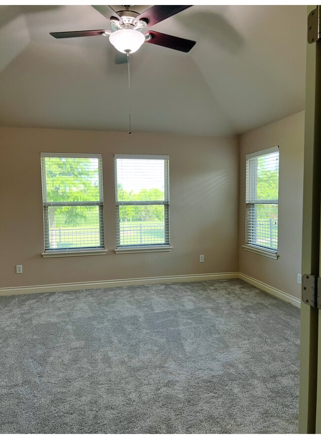 Building Photo - 18400 Agua Dr
