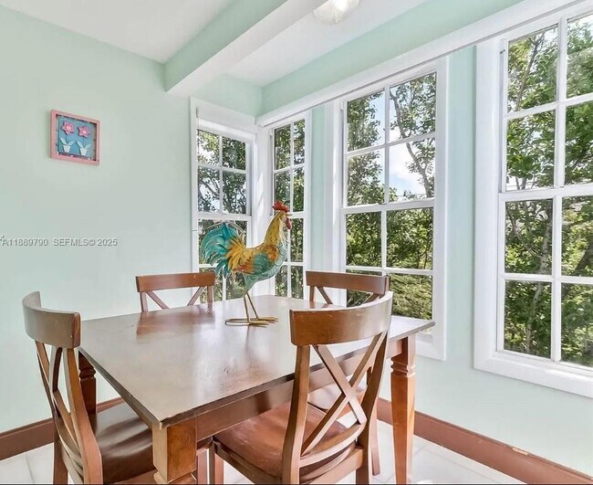 Foto del edificio - 202 W Canal Dr