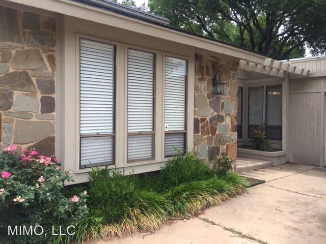 Building Photo - 3217 Raintree Rd