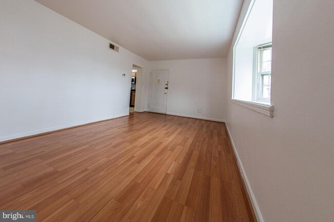Foto del edificio - 6237 Wilson Blvd