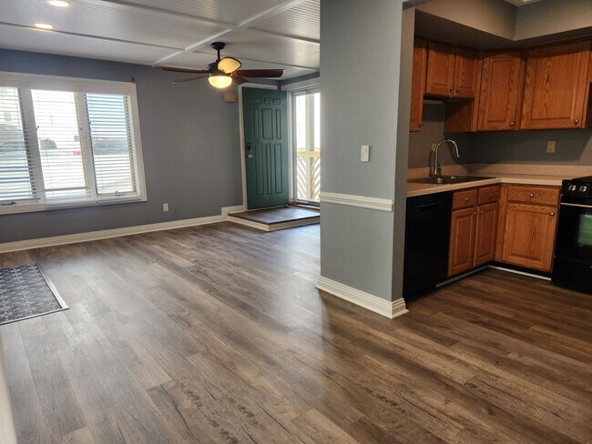 Foto del edificio - THE LANDINGS CONDO