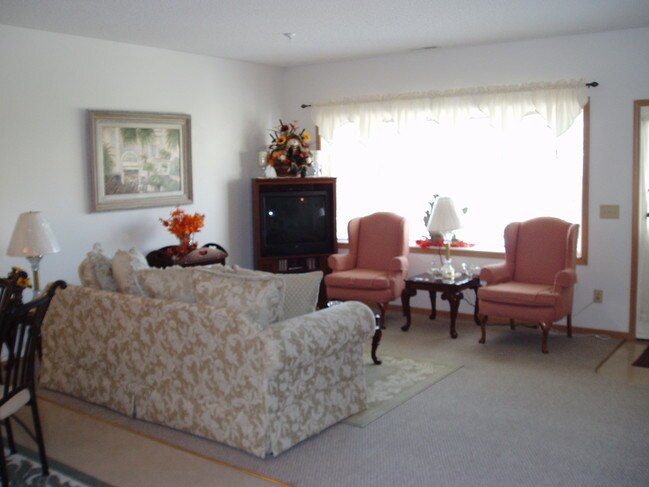 Foto del edificio - 8514 Forestview Ln N