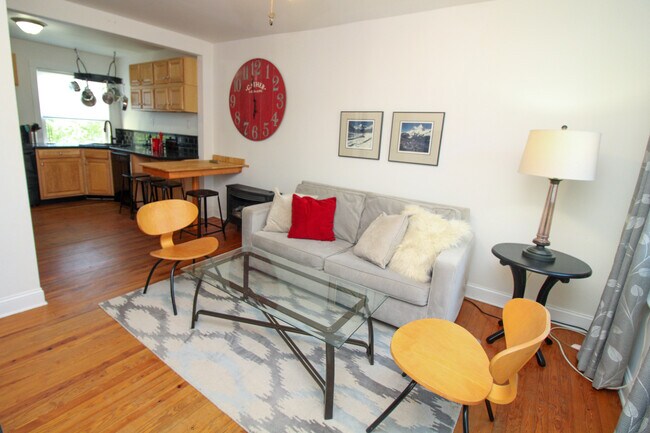Foto del edificio - 375 Weaverville Rd