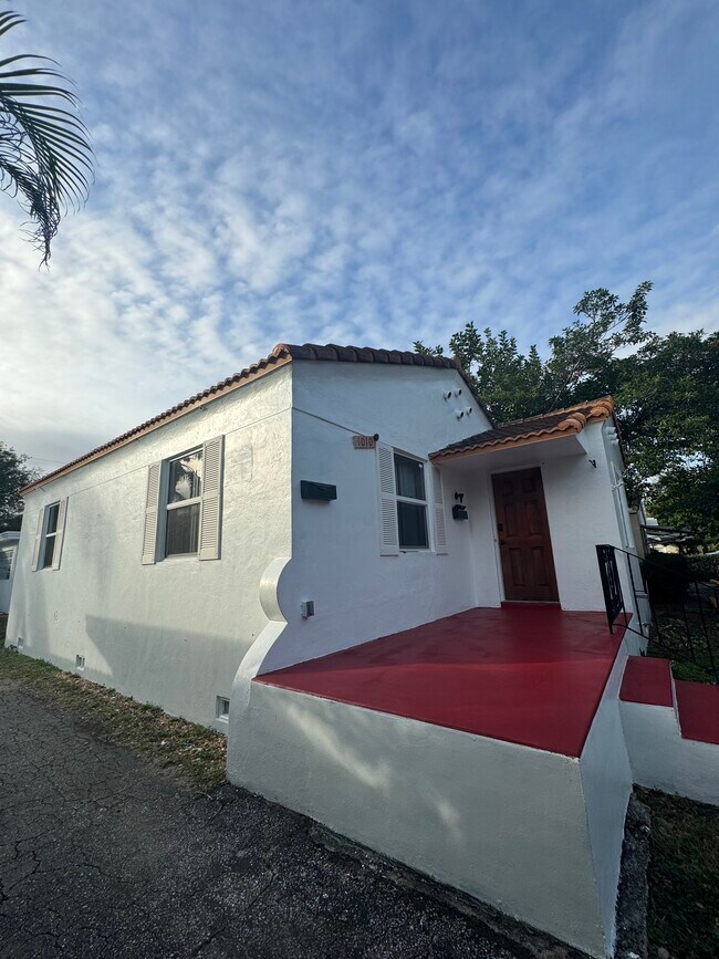 Foto del edificio - 1010 N 17th Ave