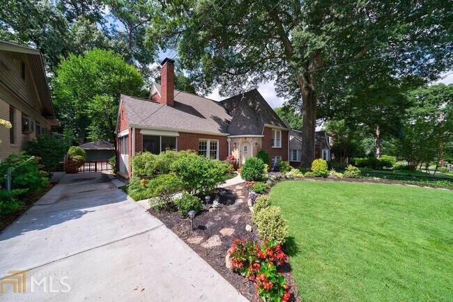 Foto del edificio - 689 Cumberland Cir NE