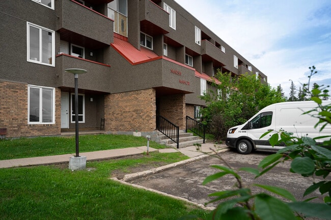 Building Photo - Marsh Manor Apartments