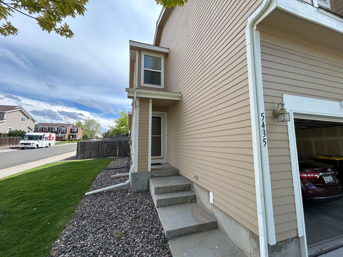 5435 S Picadilly Ct, Centennial, CO 80015 Townhome Rentals in