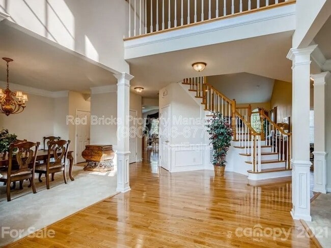 Foto del edificio - 7939 Heatherstone Dr