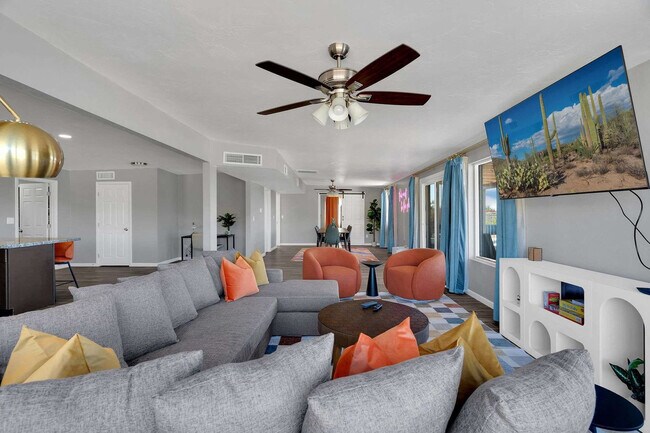 Foto del edificio - 6240 E River Rd